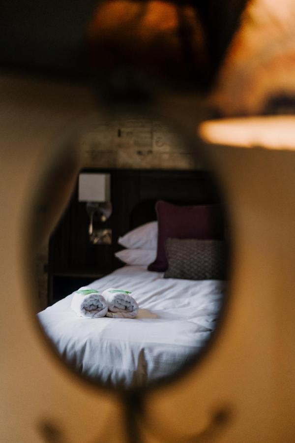 The Bull Hotel Стоуни Стратфорд Экстерьер фото