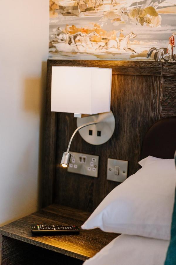 The Bull Hotel Стоуни Стратфорд Экстерьер фото