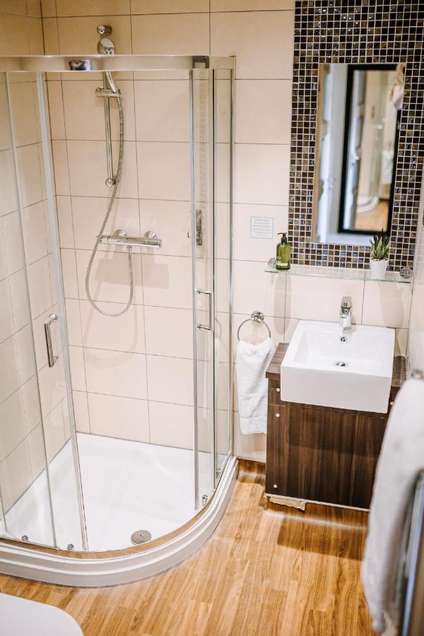The Bull Hotel Стоуни Стратфорд Экстерьер фото
